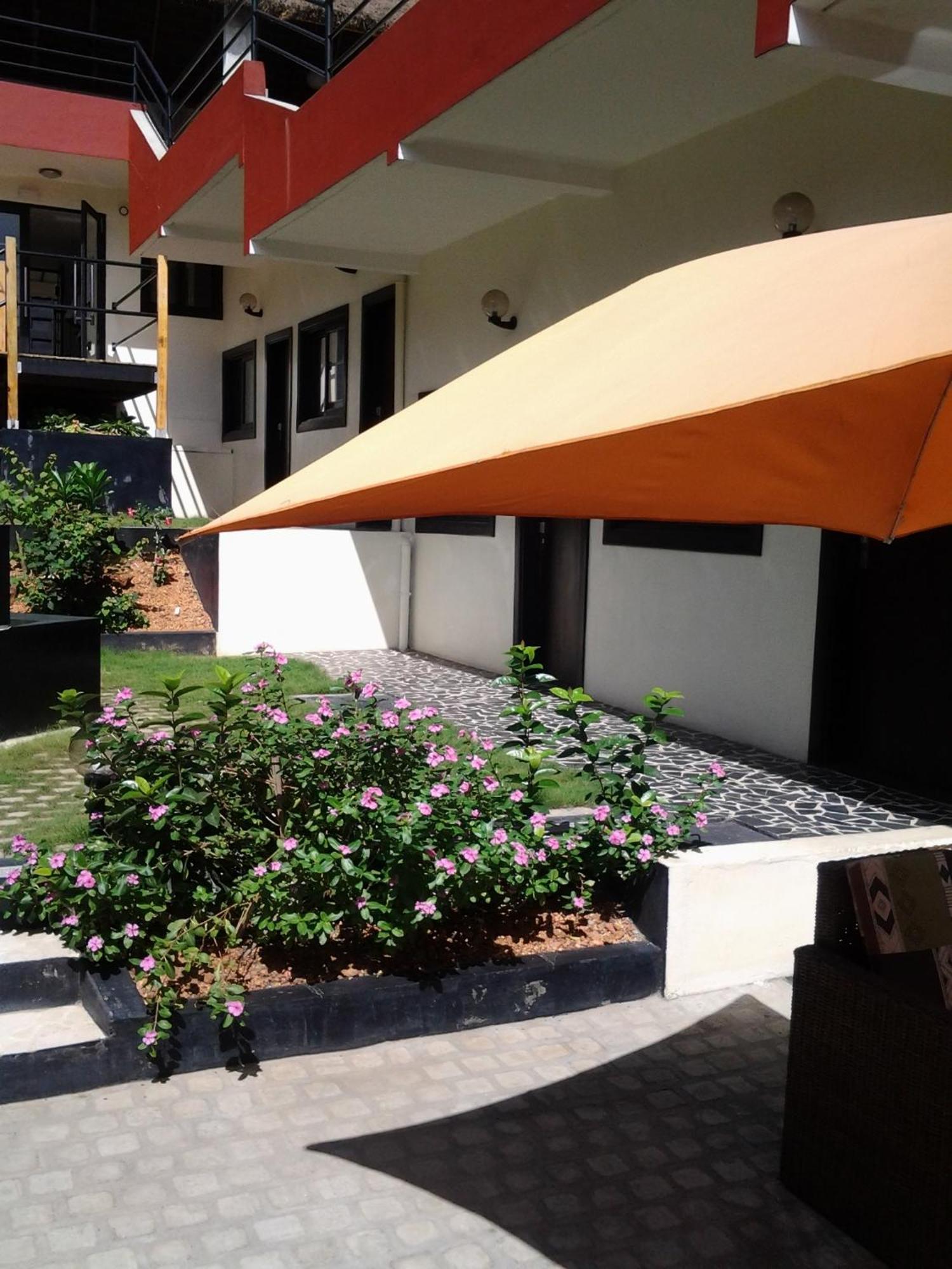 Detente Hotel Abidjan Exterior photo