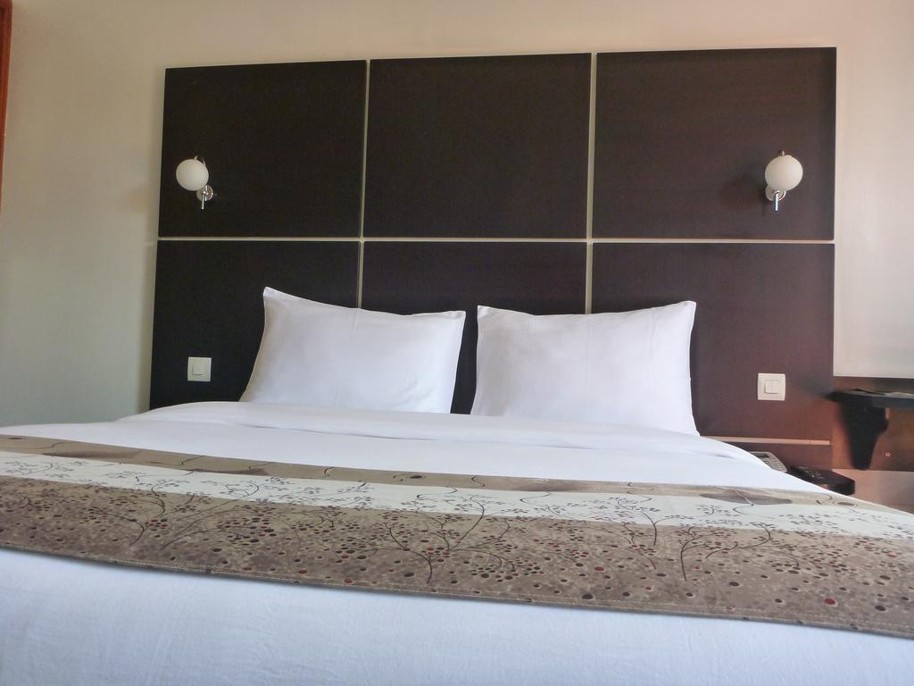 Detente Hotel Abidjan Exterior photo