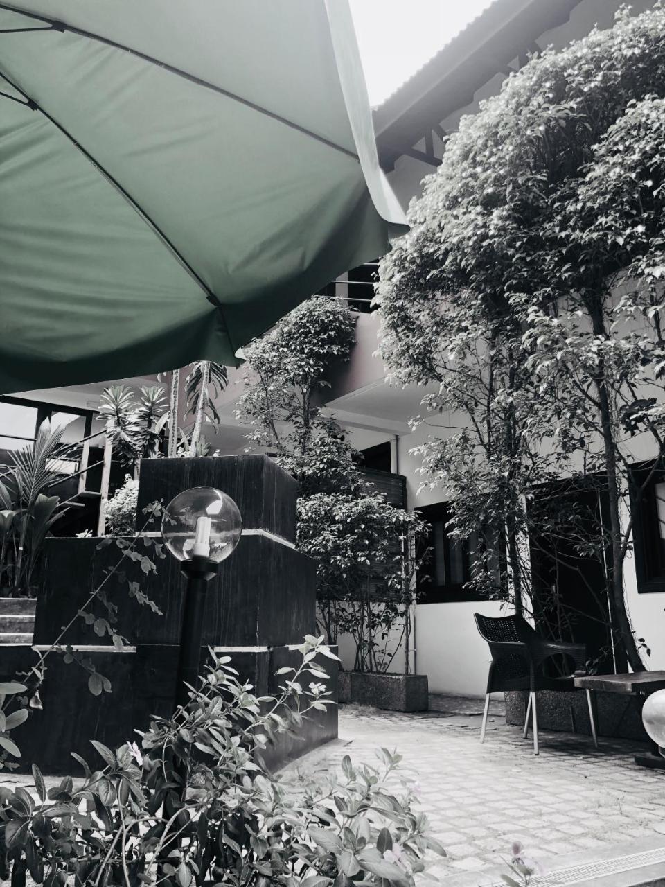 Detente Hotel Abidjan Exterior photo
