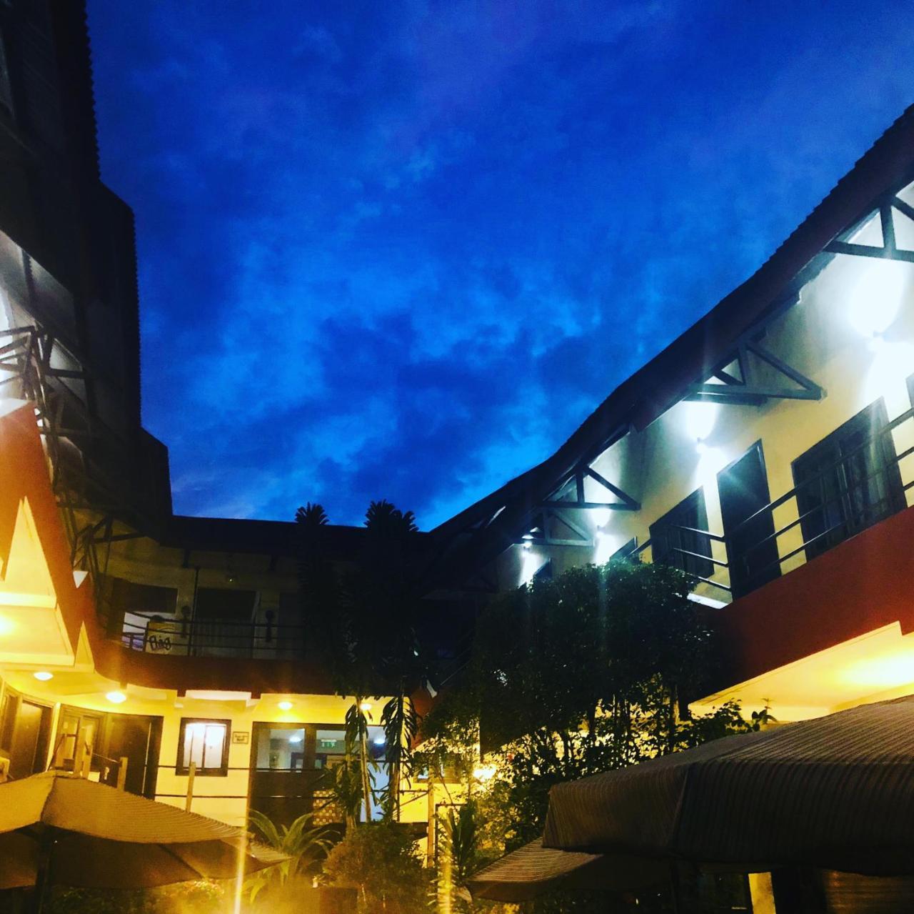 Detente Hotel Abidjan Exterior photo