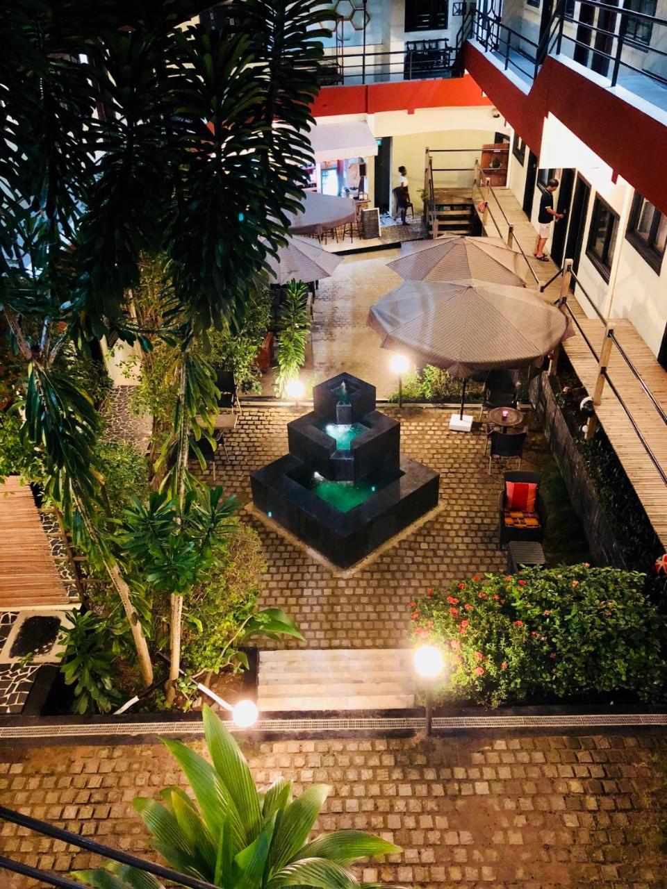 Detente Hotel Abidjan Exterior photo